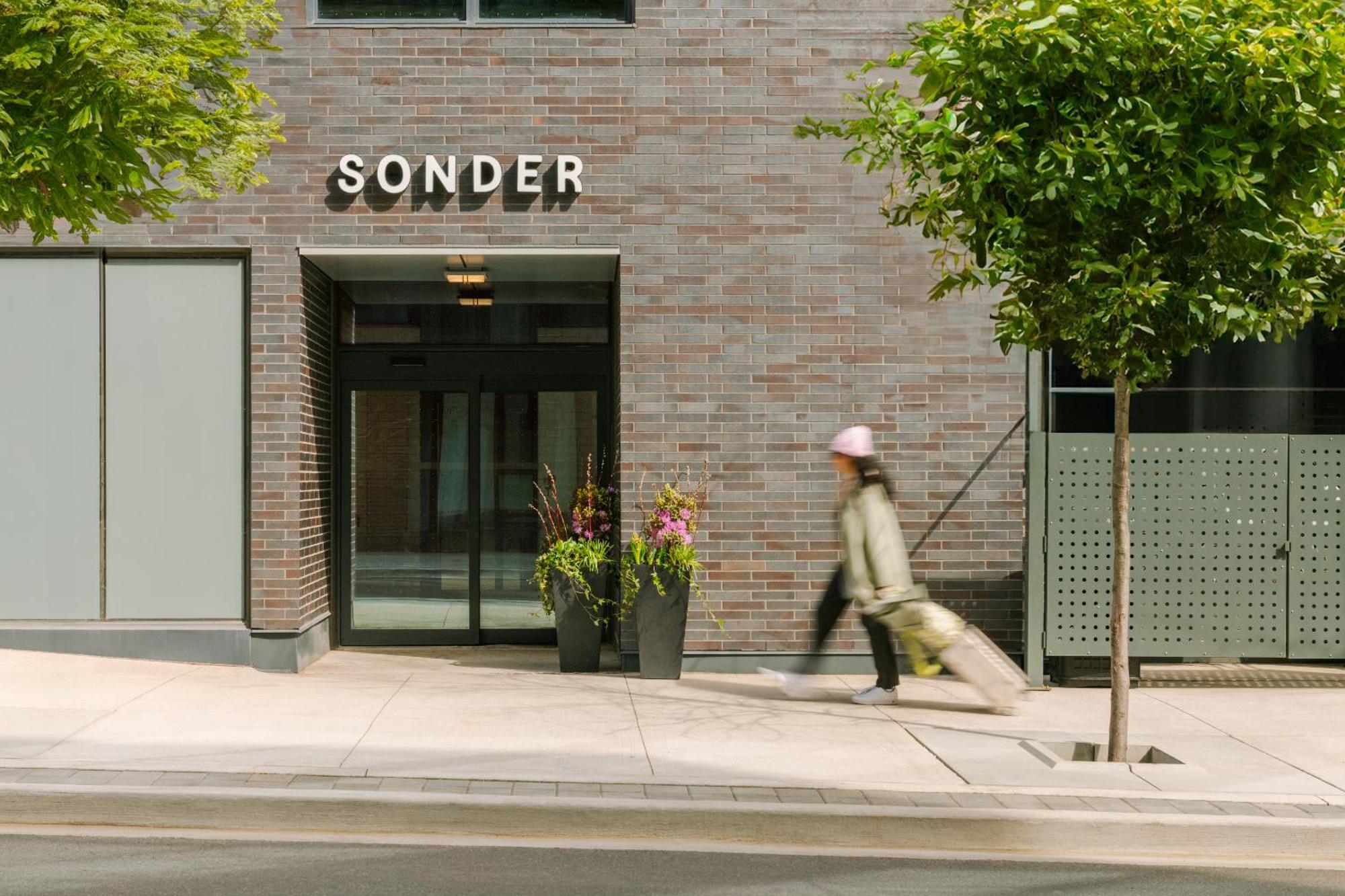 Sonder At Artesa Hotel Toronto Exterior photo